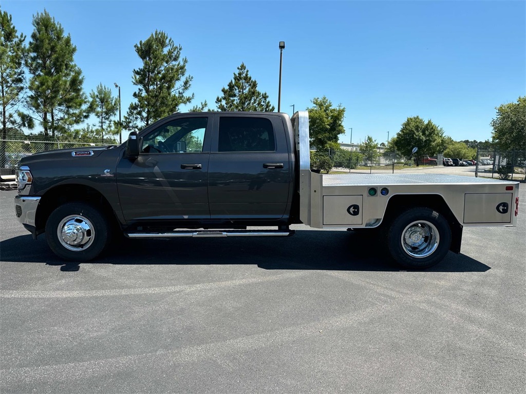 2024 Ram 3500 Tradesman photo 6