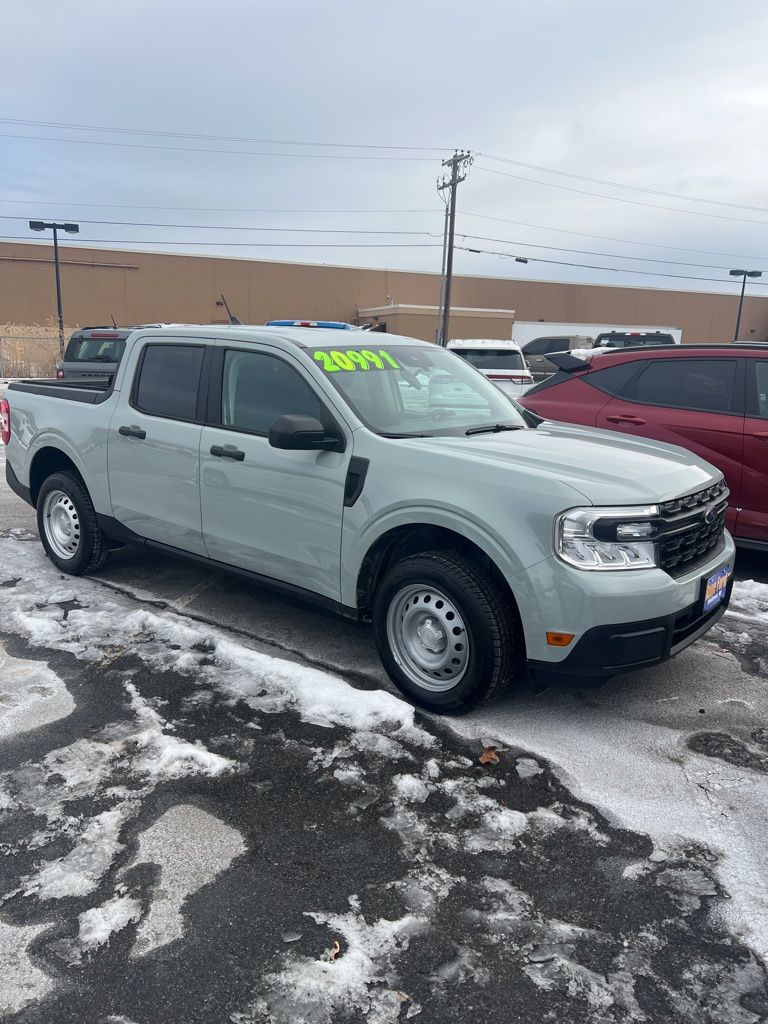 2023 Ford Maverick XL's photo