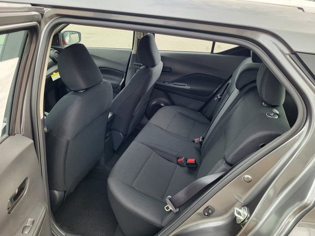 2025 Nissan Kicks Play S photo 12