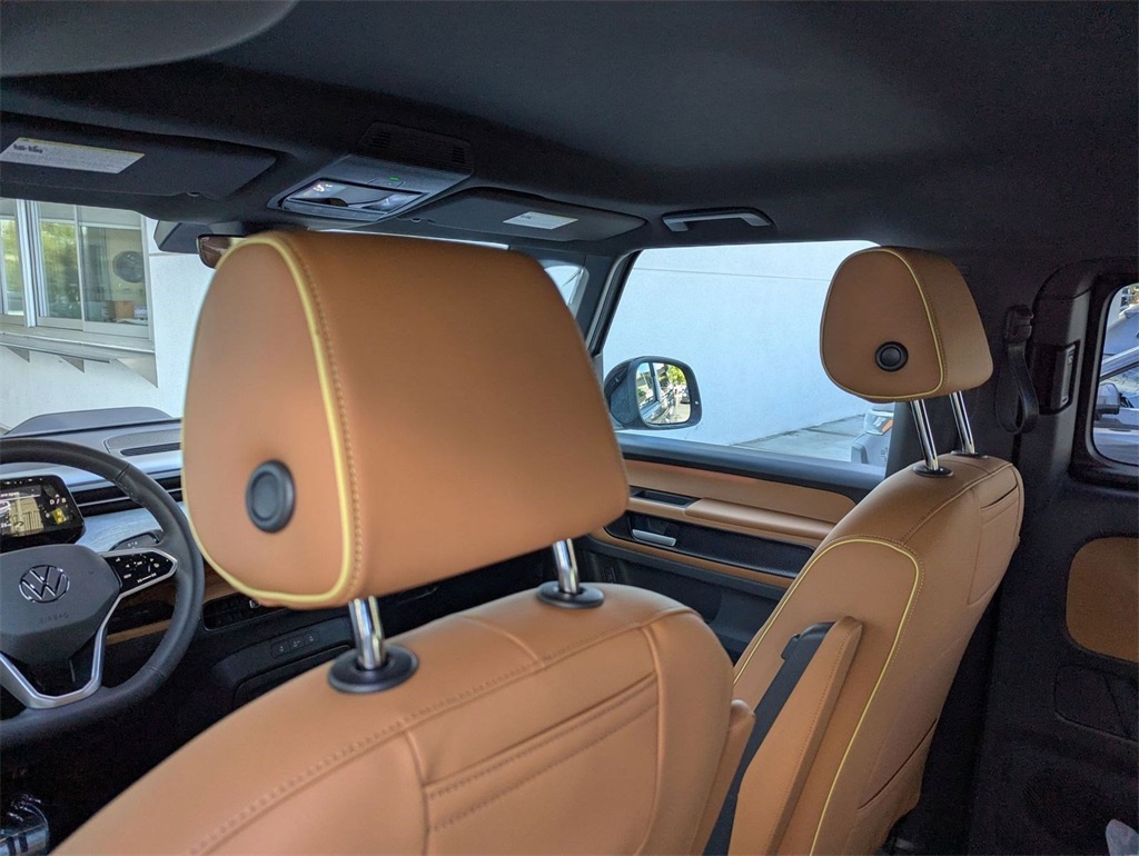 2025 Volkswagen ID. Buzz Pro Plus photo 17