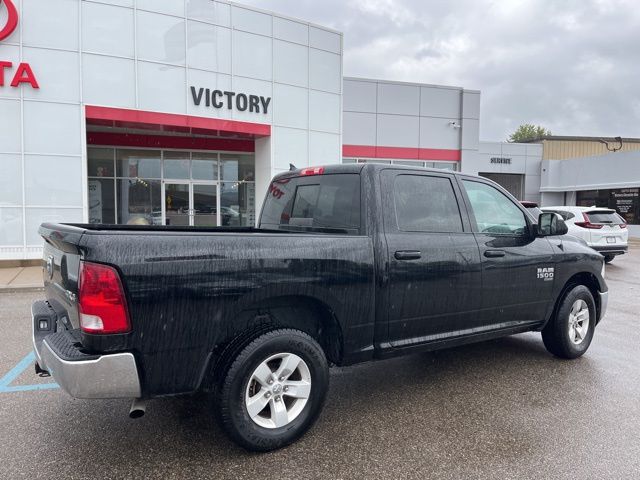 2023 Ram 1500 Classic SLT photo 4