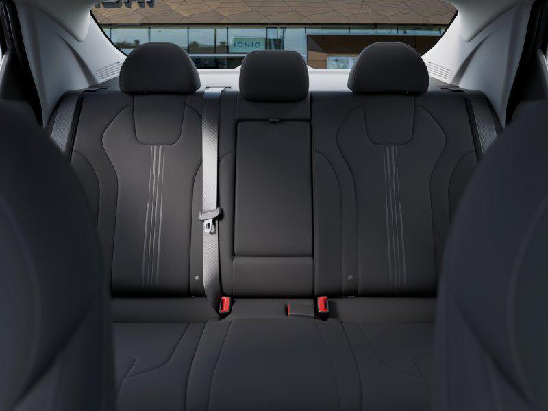 2025 Hyundai Elantra SEL Convenience photo 11