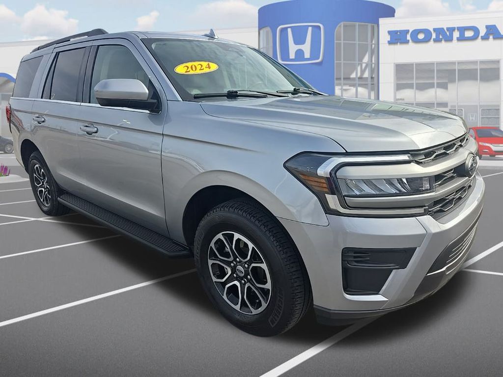 2024 Ford Expedition XLT's photo