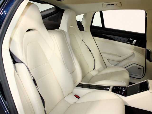2022 Porsche Panamera 4 photo 24
