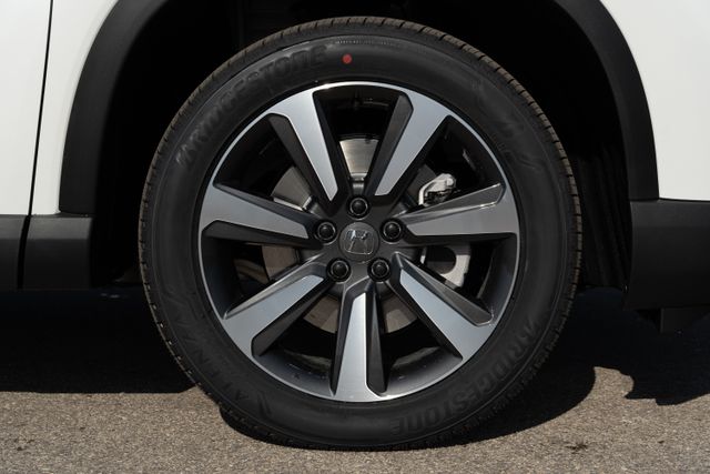 2025 Honda Pilot Touring photo 8