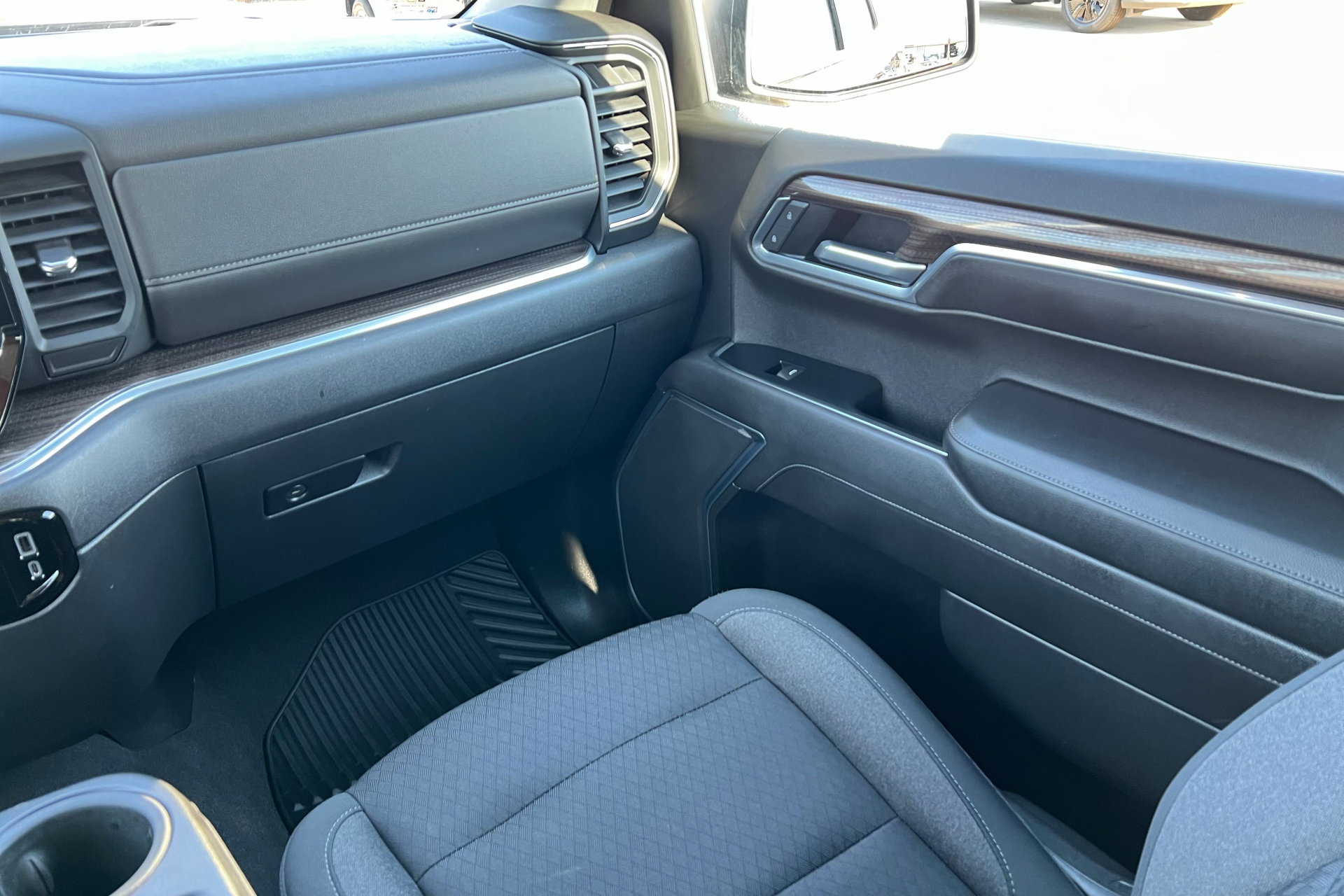 2022 Chevrolet Silverado 1500 LT photo 9