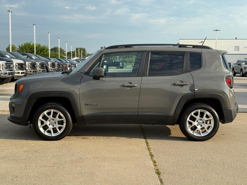 Used 2021 Jeep Renegade Latitude with VIN ZACNJDBB6MPM16477 for sale in Granite City, IL