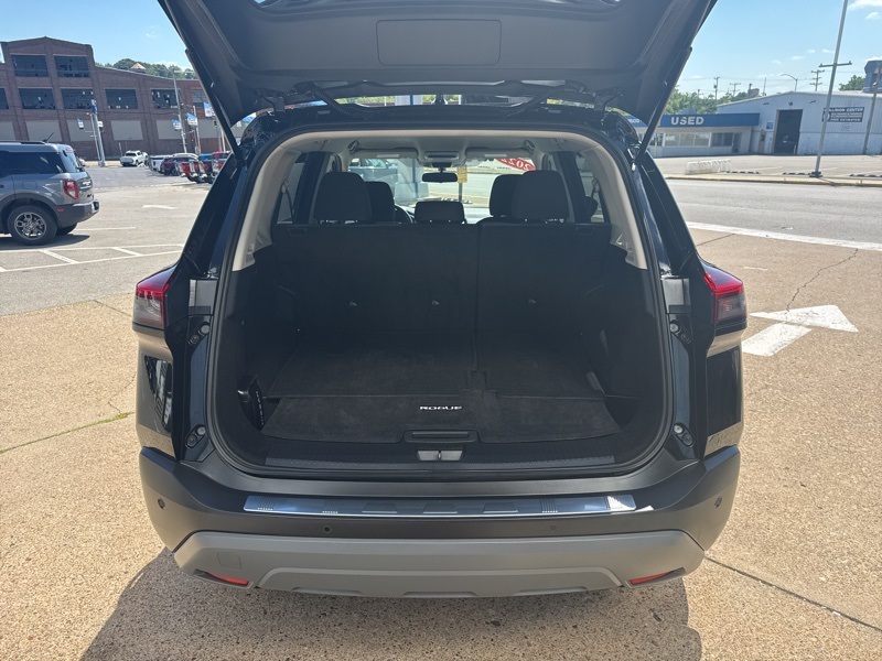 2022 Nissan Rogue SV photo 10