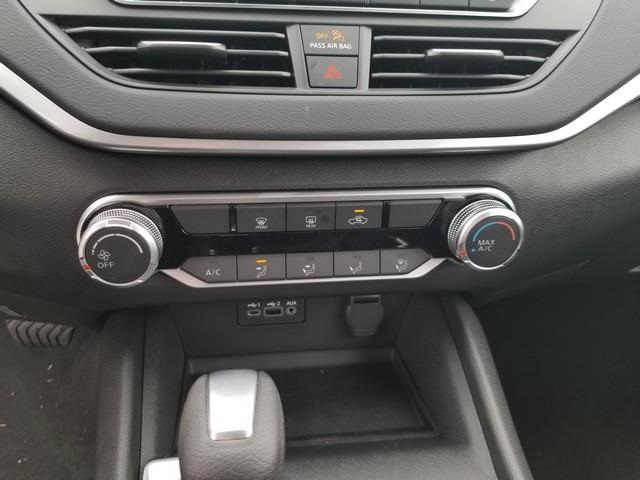 2025 Nissan Altima S photo 17