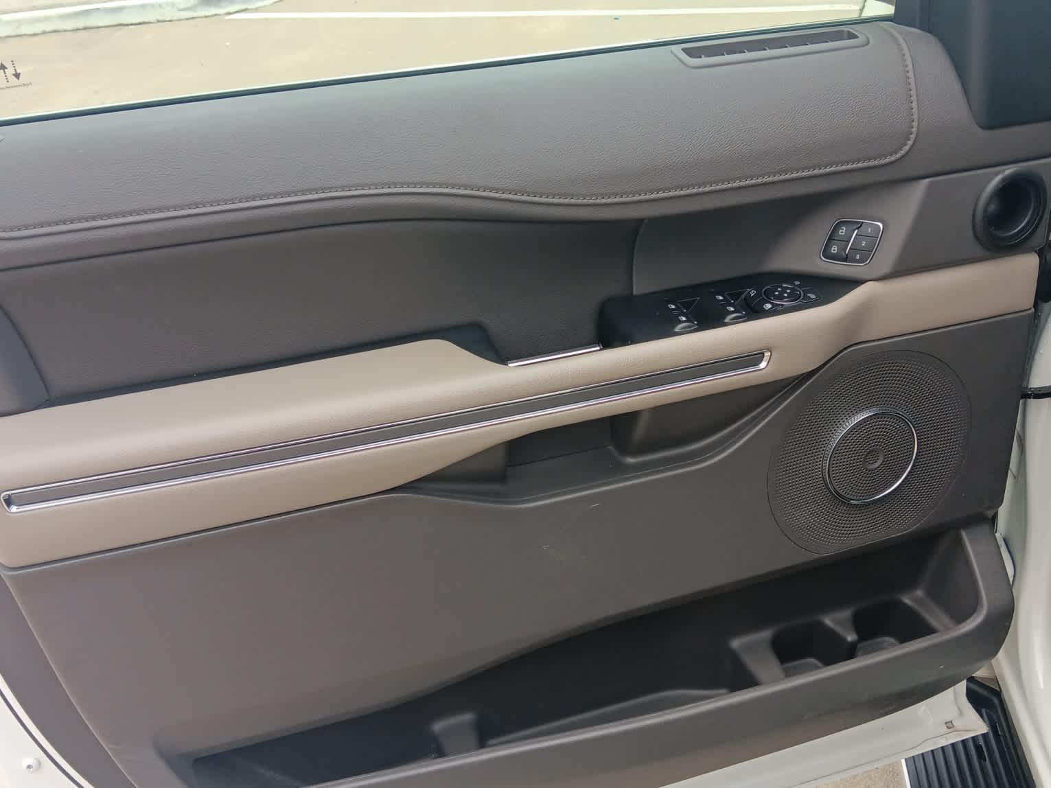 2020 Ford Expedition XLT photo 5