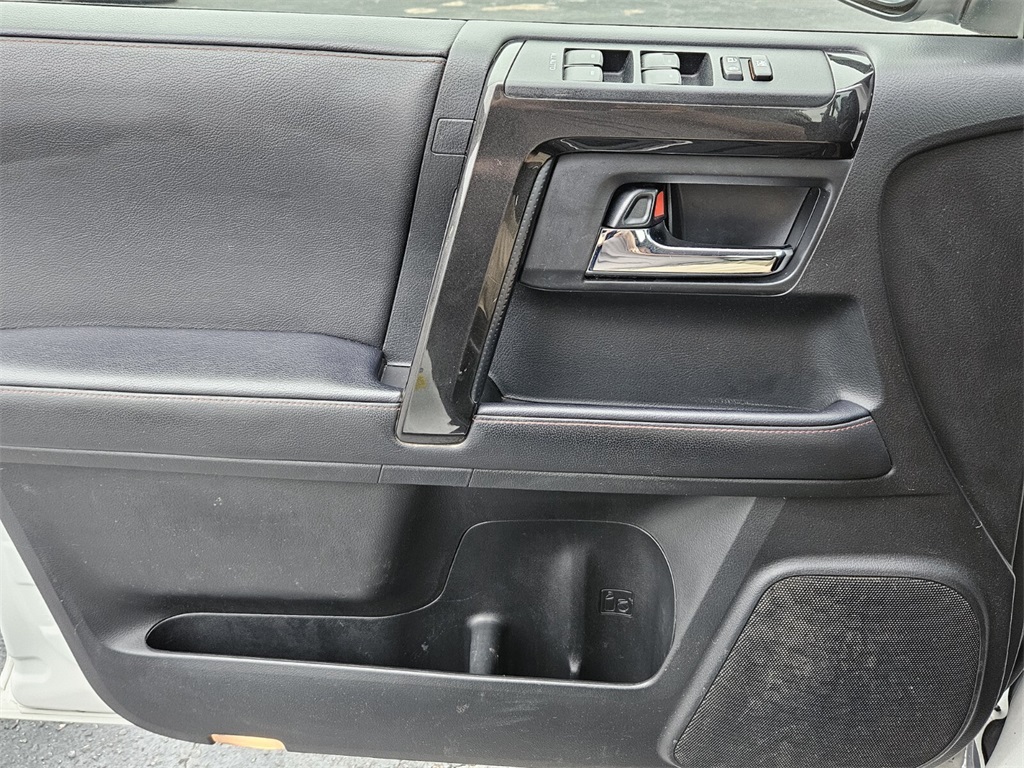 2022 Toyota 4Runner TRD Off-Road photo 25