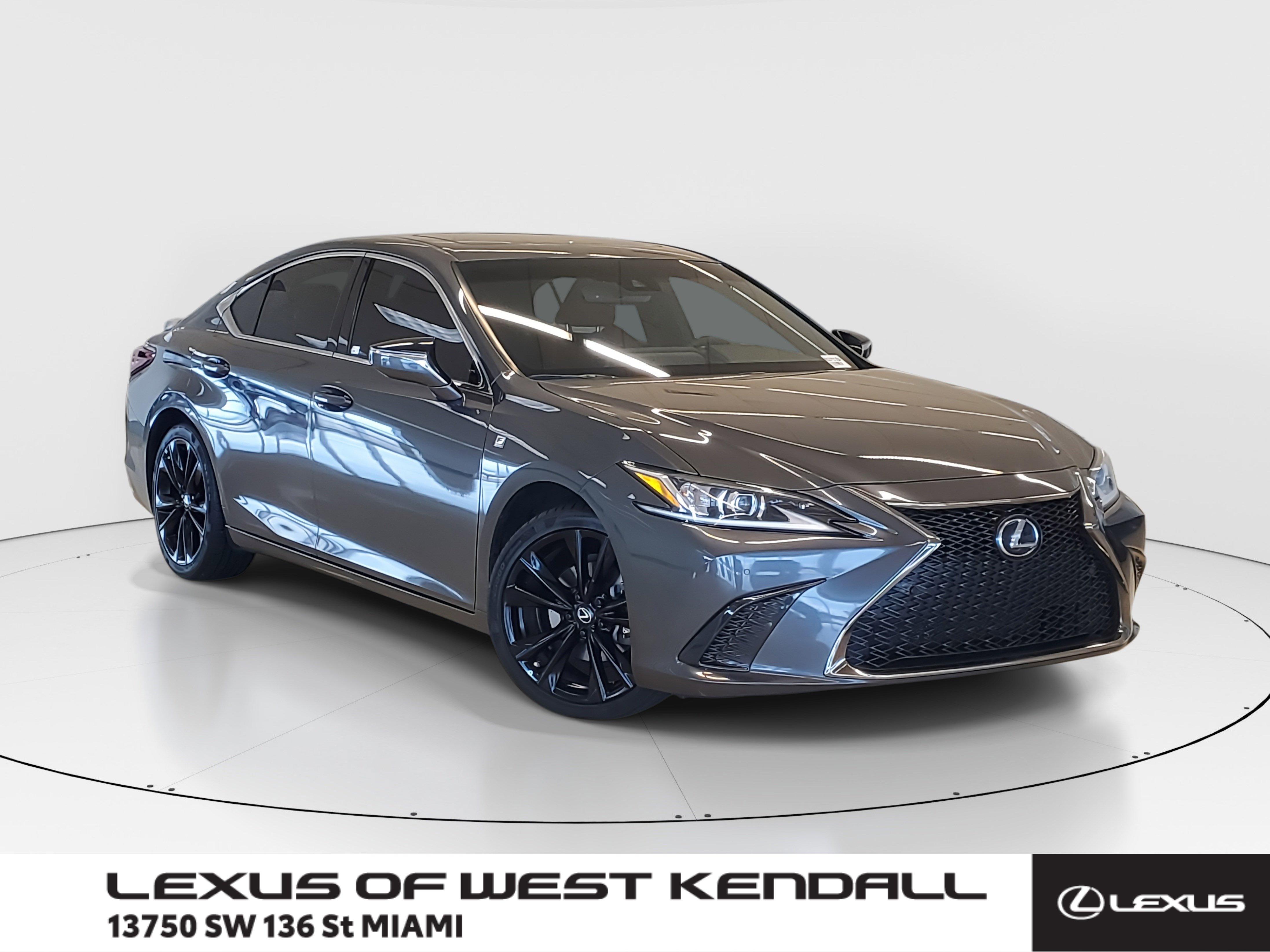 2022 Lexus ES F SPORT's photo