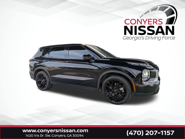 2022 Mitsubishi Outlander Black Edition's photo