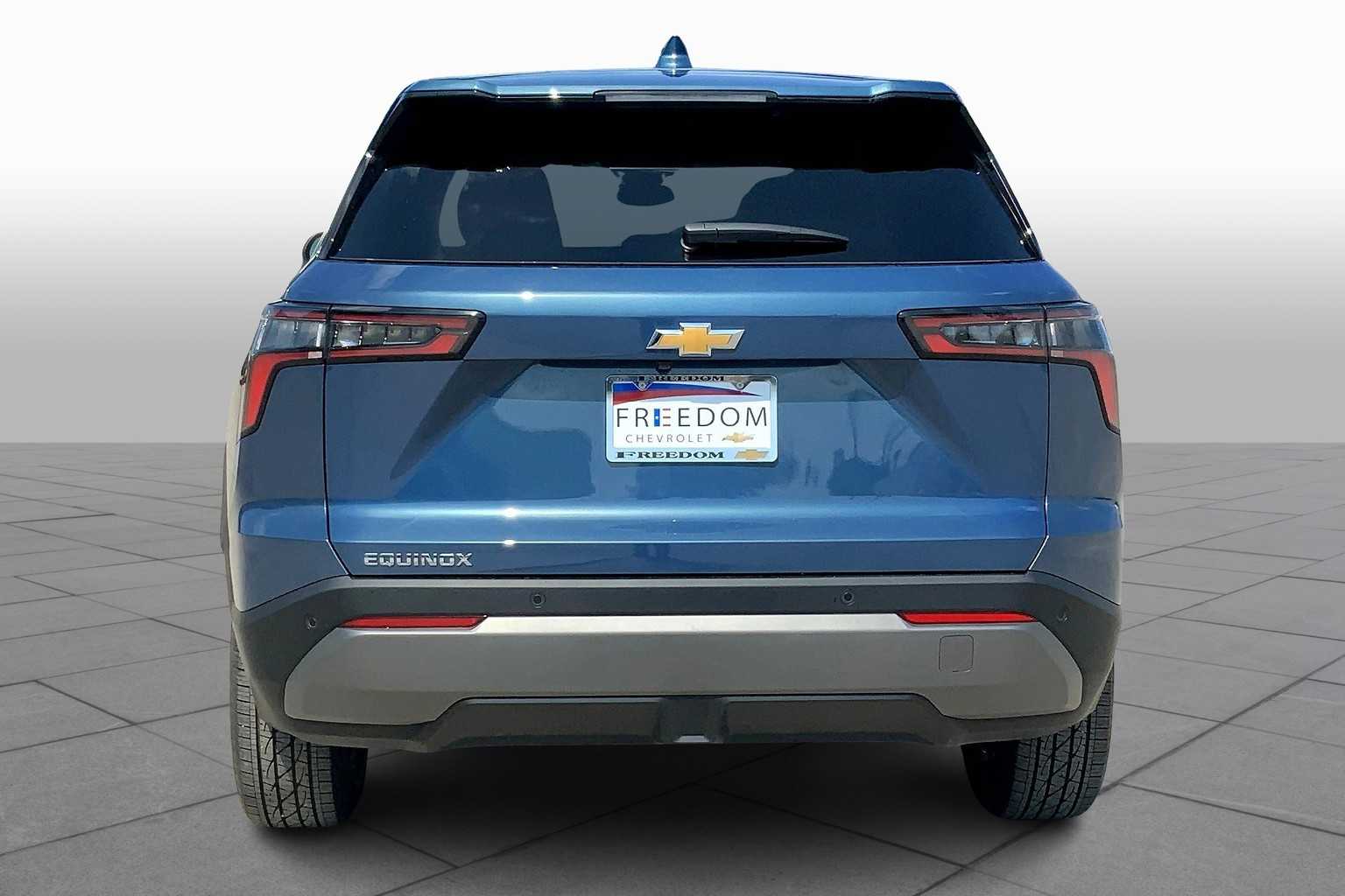 2026 Chevrolet Equinox LT photo 4