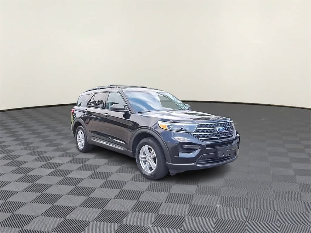 2022 Ford Explorer XLT photo 2