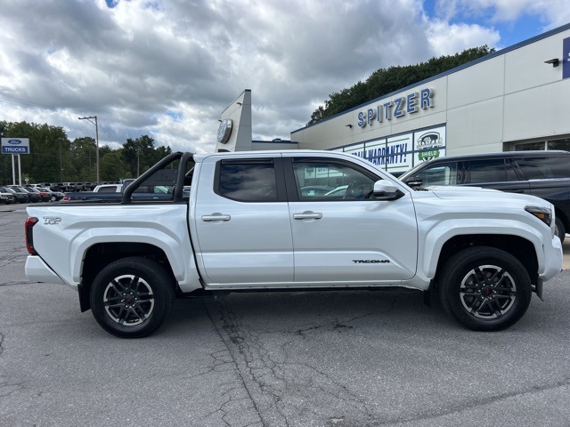 2024 Toyota Tacoma TRD Sport photo 3