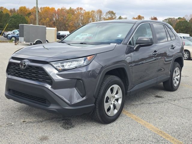 2022 Toyota RAV4 LE's photo