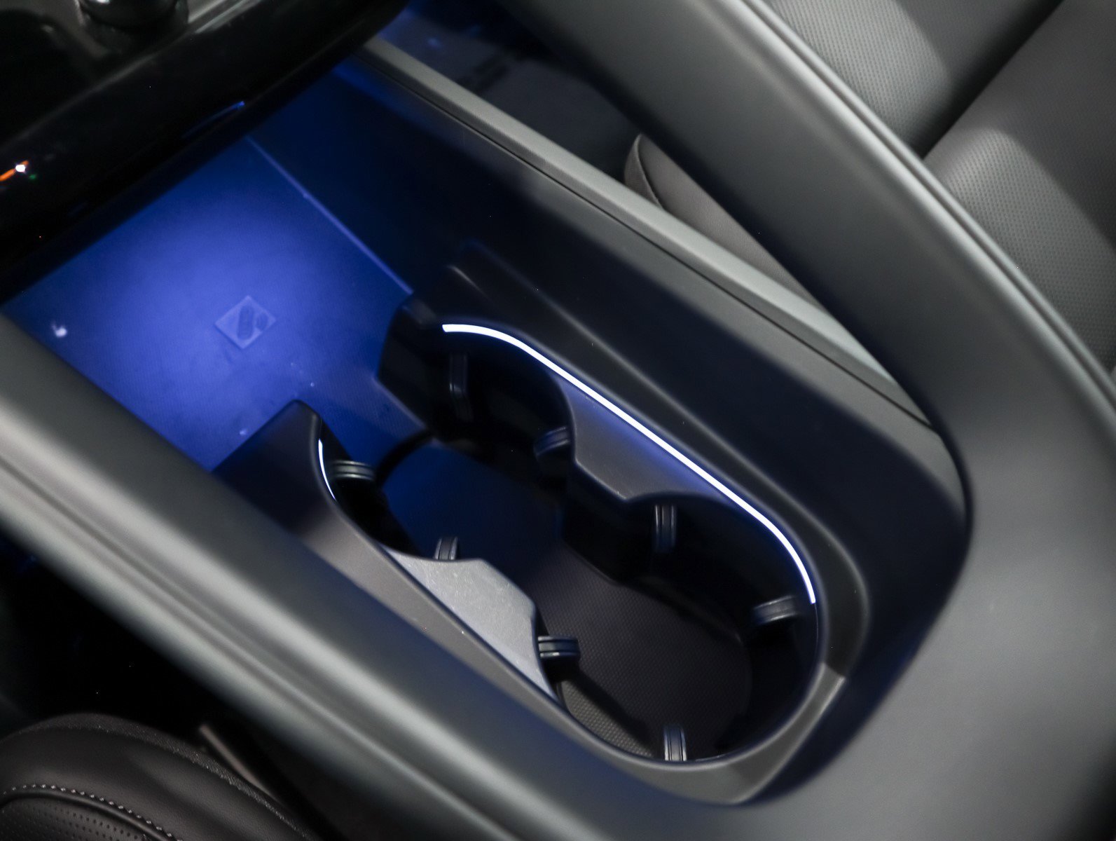 2025 Porsche Macan Electric 4 photo 18