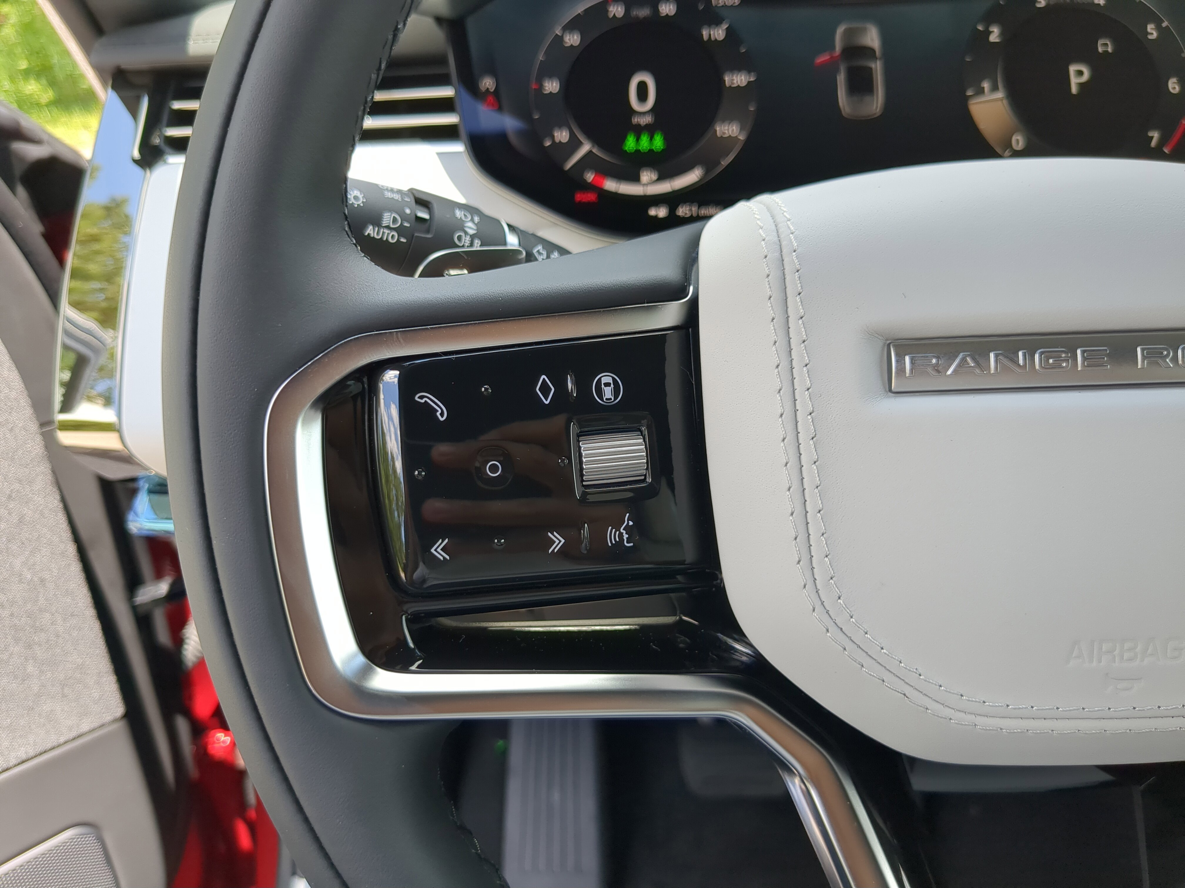 2025 Land Rover Range Rover Sport SE photo 14