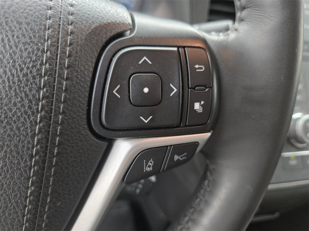 2019 Toyota Sienna Limited Premium photo 15