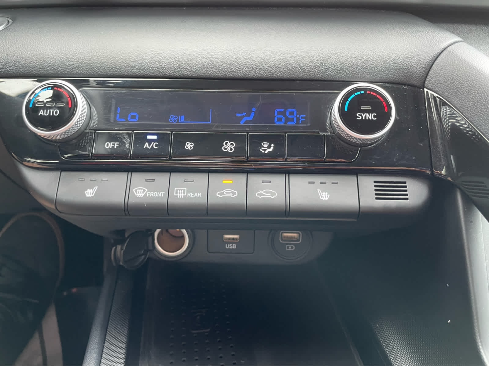2022 Hyundai Elantra SEL Convenience photo 19