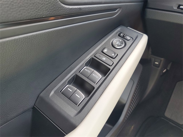 2025 Honda Accord LX photo 23