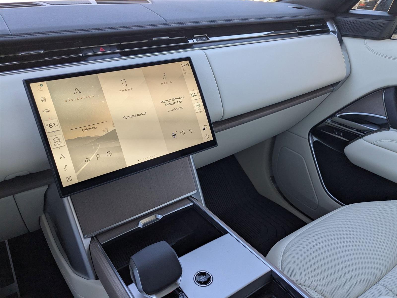 2025 Land Rover Range Rover SE photo 15