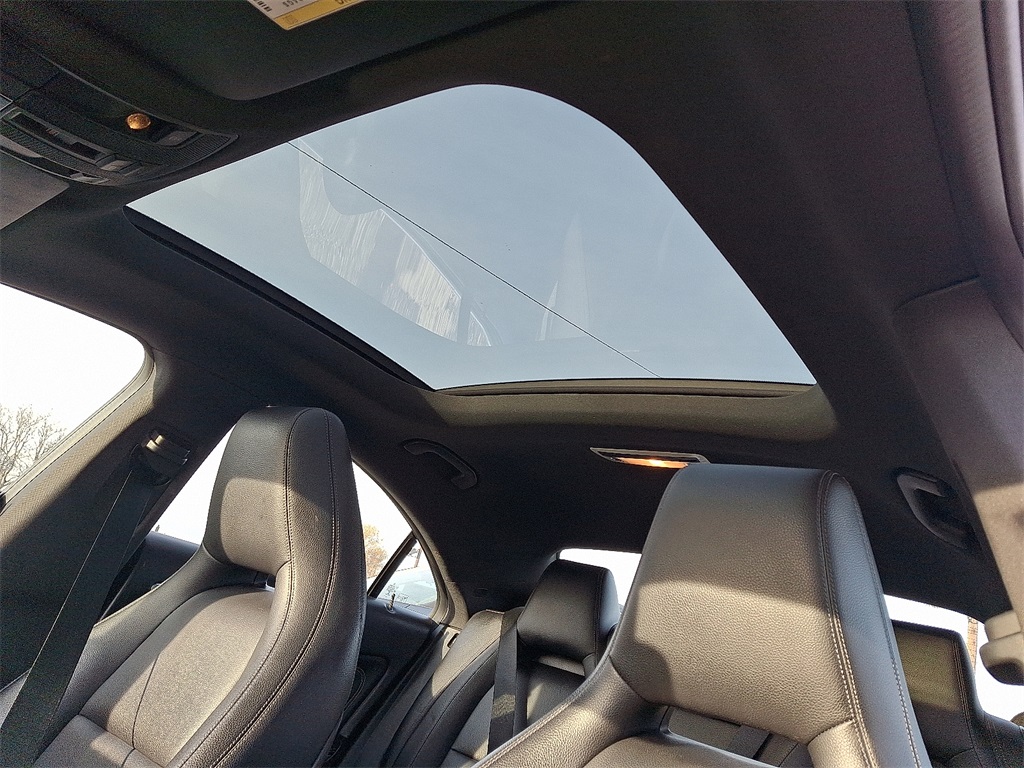 2019 Mercedes Benz CLA 250 photo 19