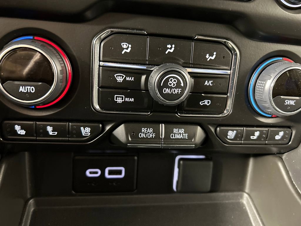 2024 Chevrolet Tahoe High Country photo 17