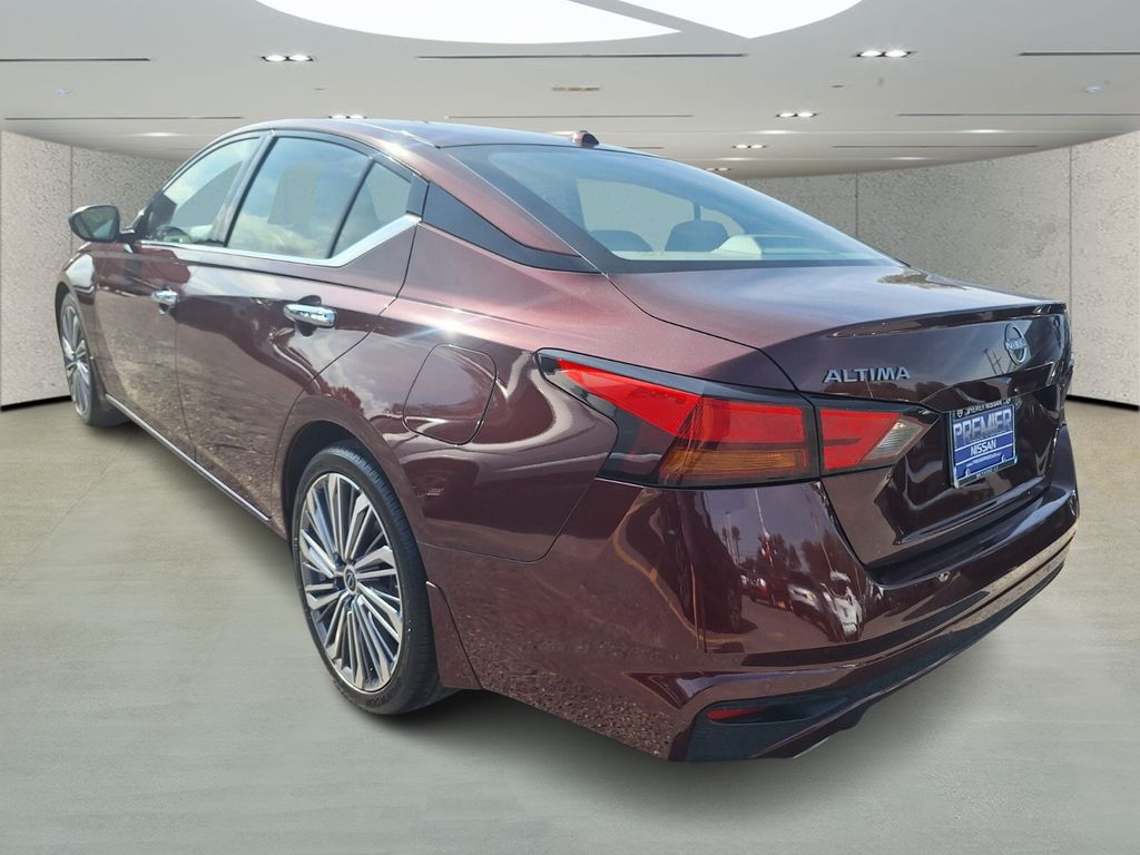 2024 Nissan Altima 2.5 SL photo 3