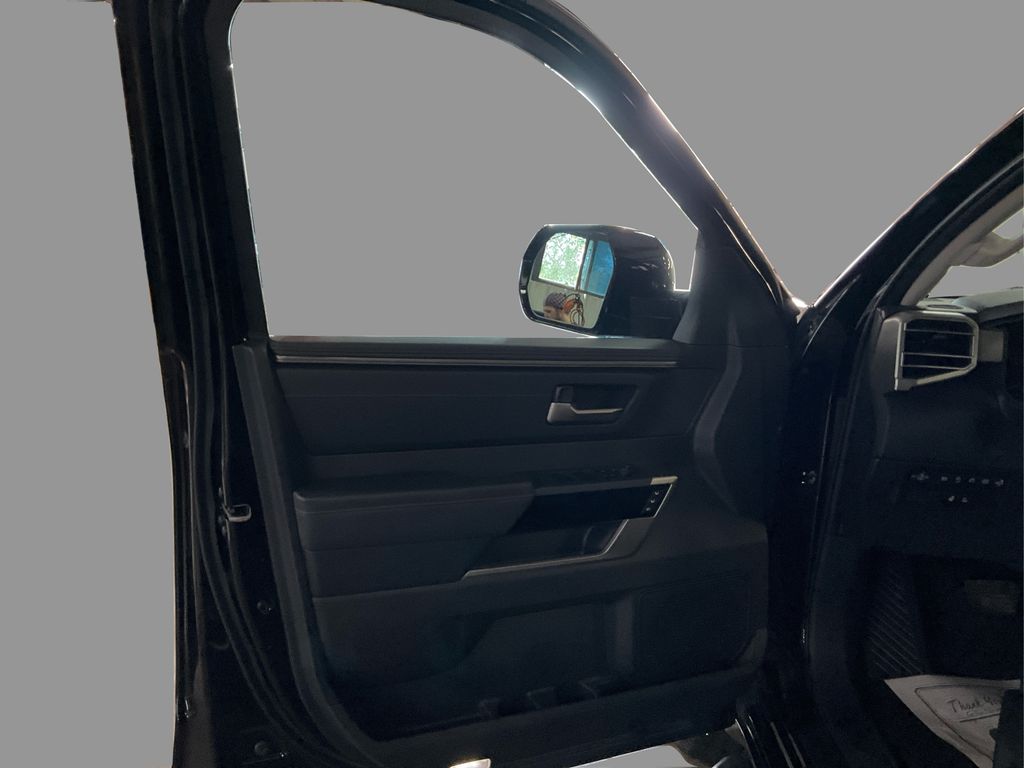 2022 Toyota Tundra Limited photo 17