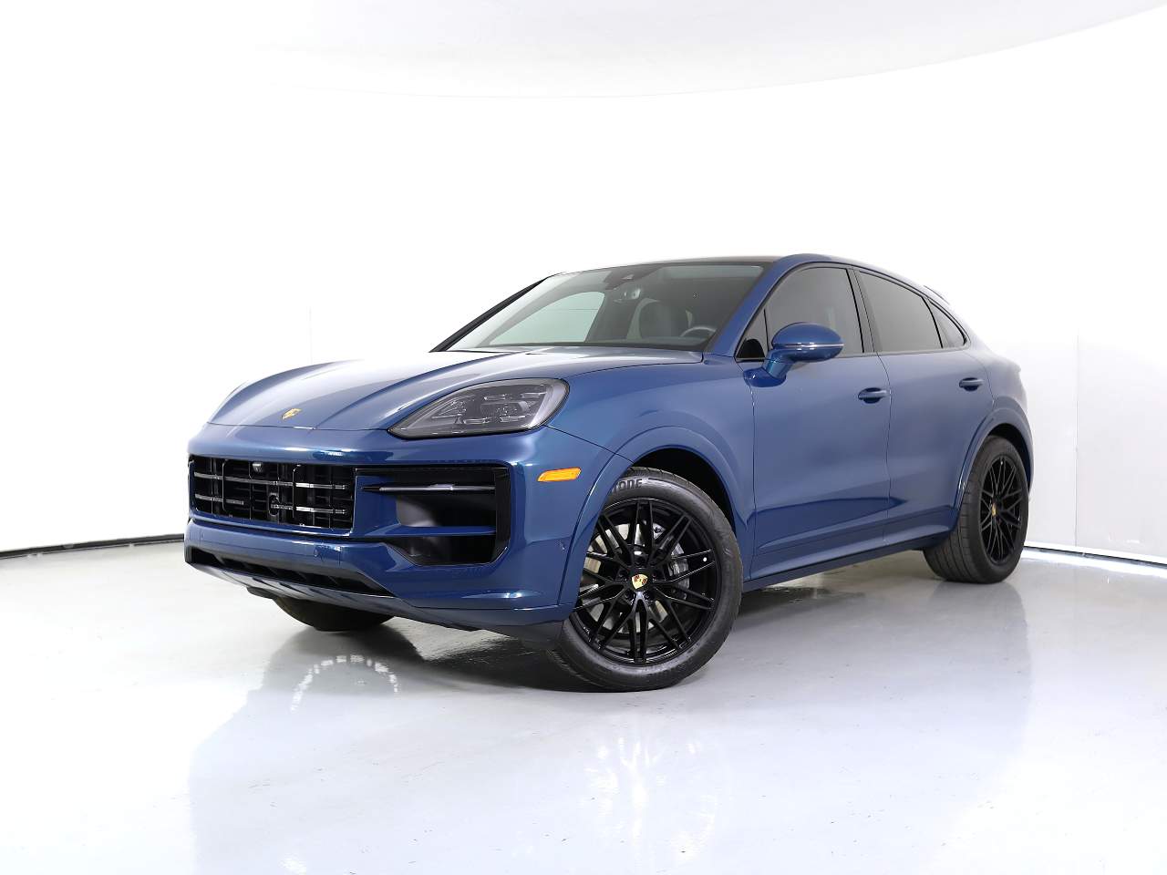 2024 Porsche Cayenne Coup Base's photo