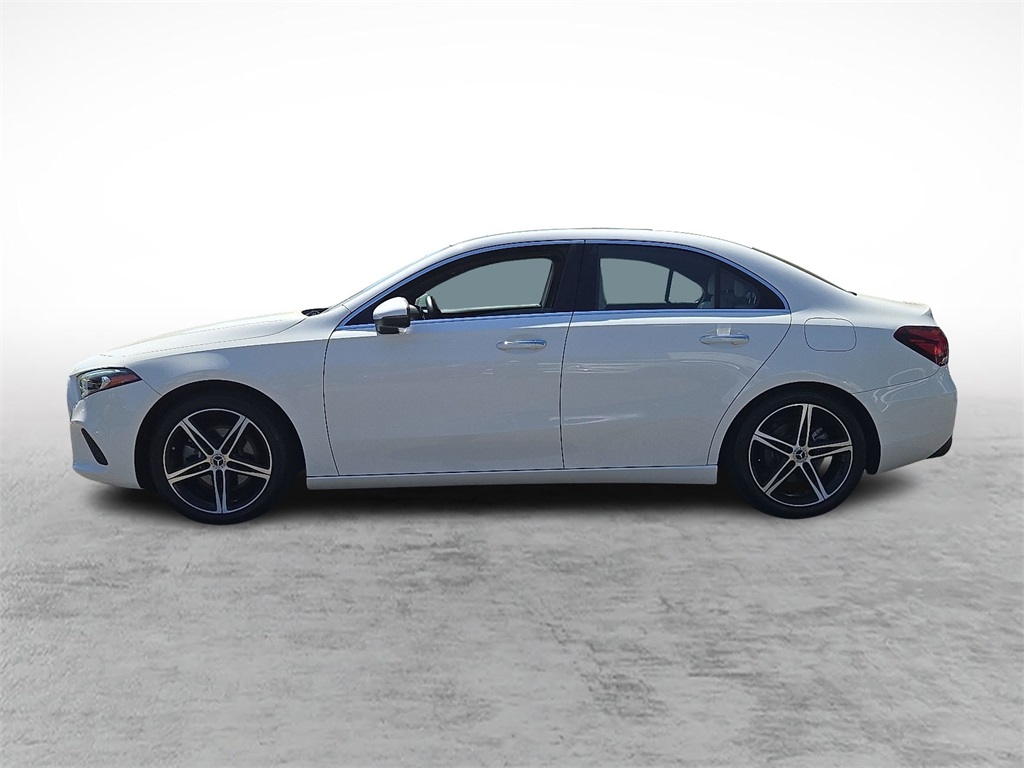 2022 Mercedes Benz A 220 4MATIC photo 5