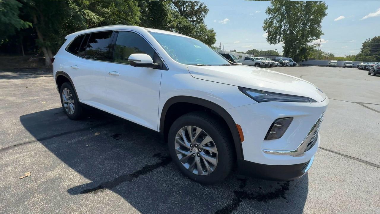 2026 Buick Enclave Preferred photo 2