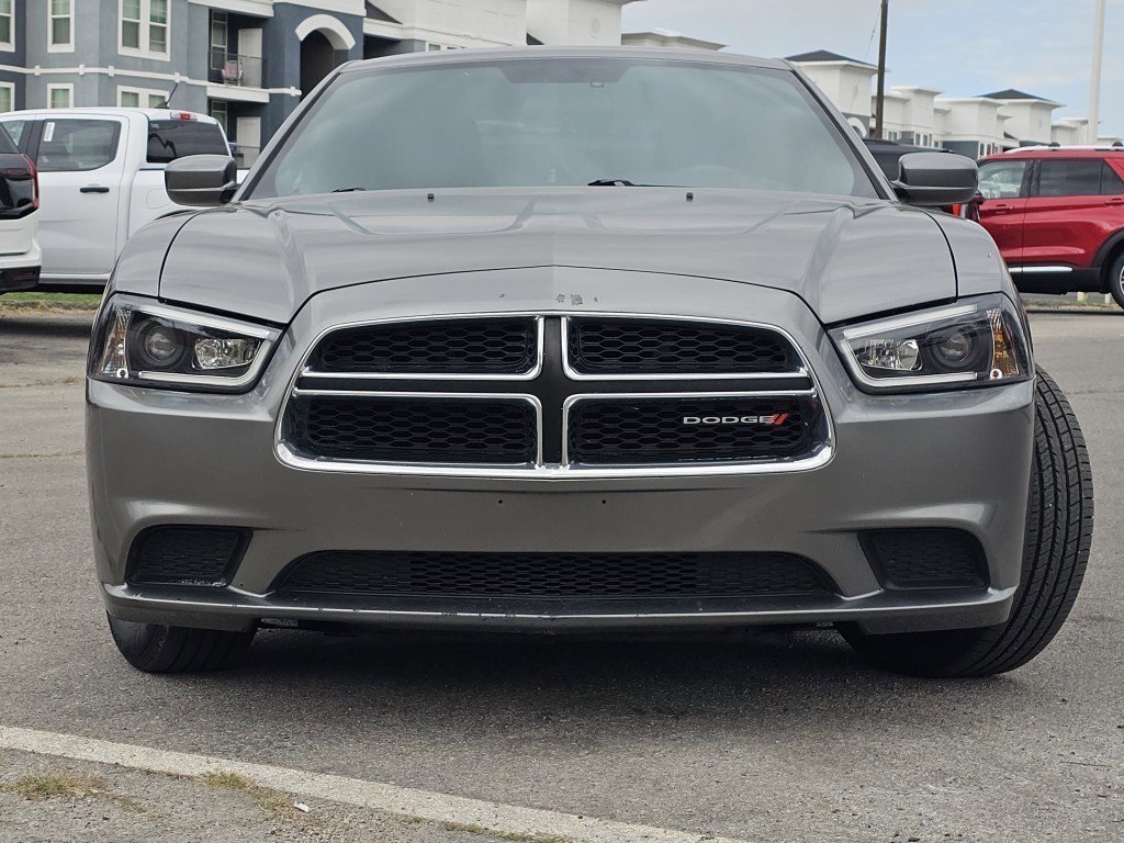 2012 Dodge Charger SE photo 2