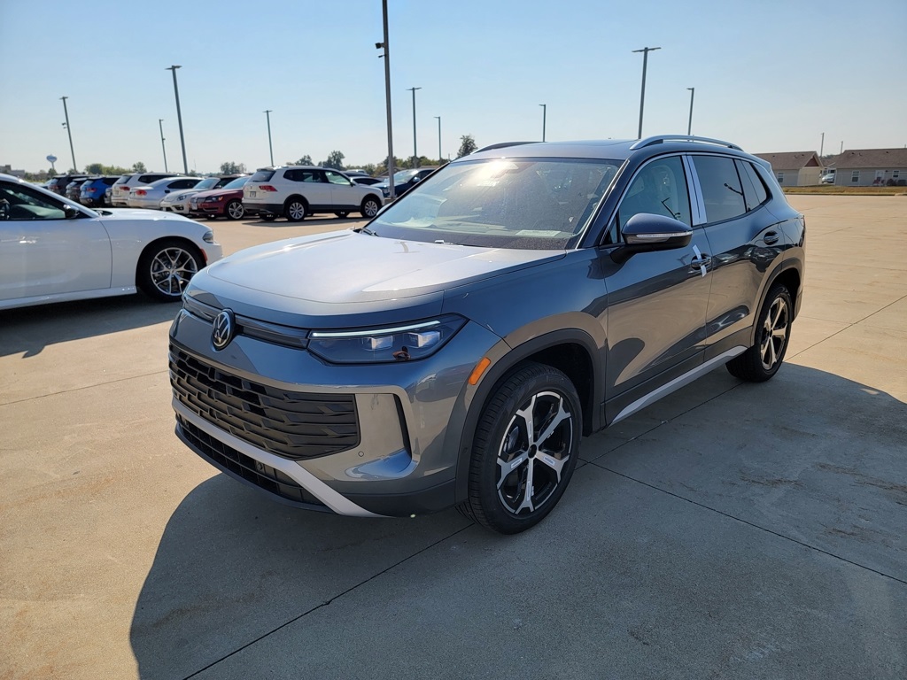 2025 Volkswagen Tiguan SE photo 6