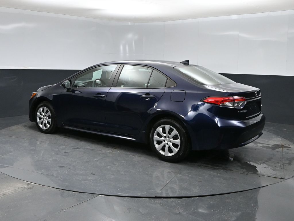 2021 Toyota Corolla LE photo 4