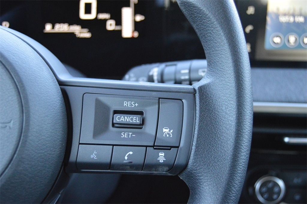 2025 Nissan Kicks SV photo 28