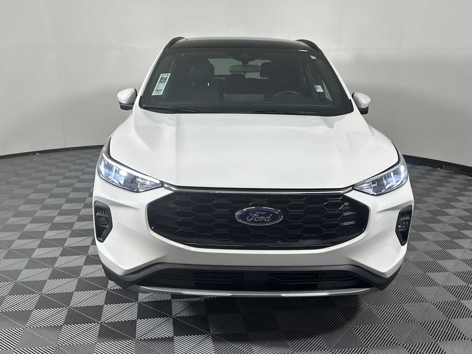 2025 Ford Escape ST-Line Select photo 2