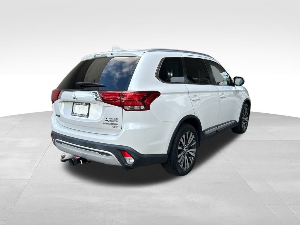 2019 Mitsubishi Outlander GT photo 2