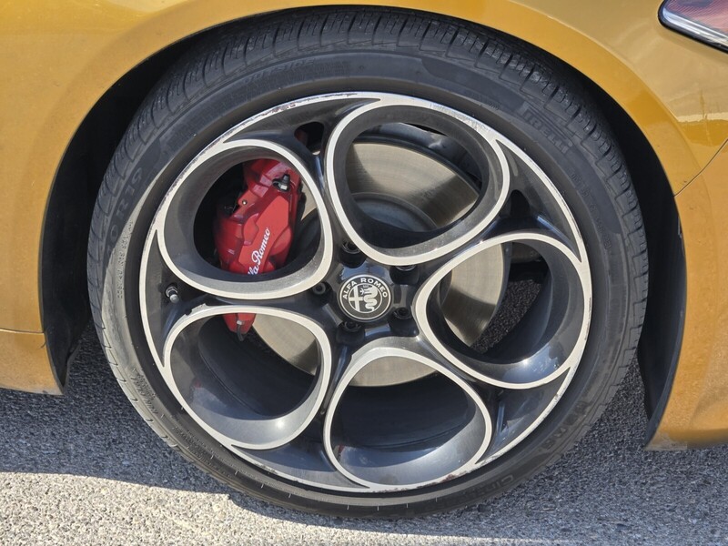2022 Alfa Romeo Giulia Ti - VELOCE photo 3