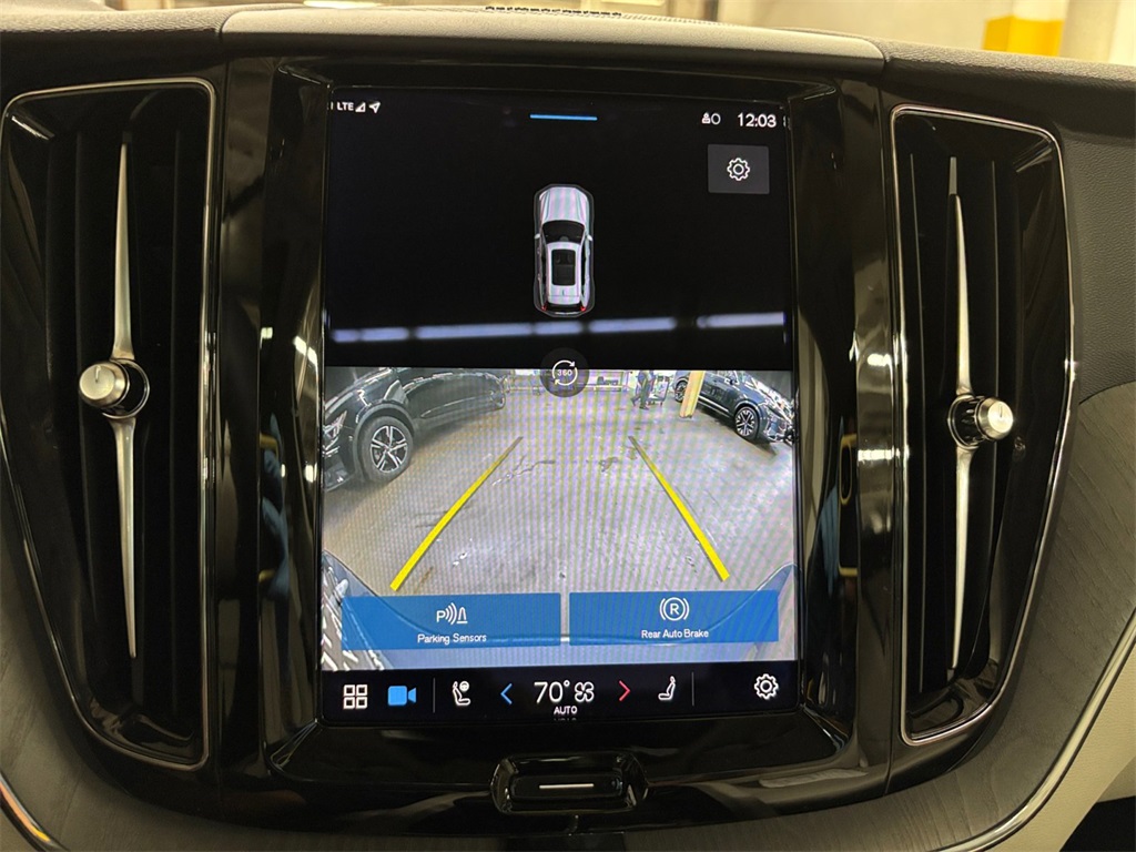 2023 Volvo XC60 B5 Plus photo 23