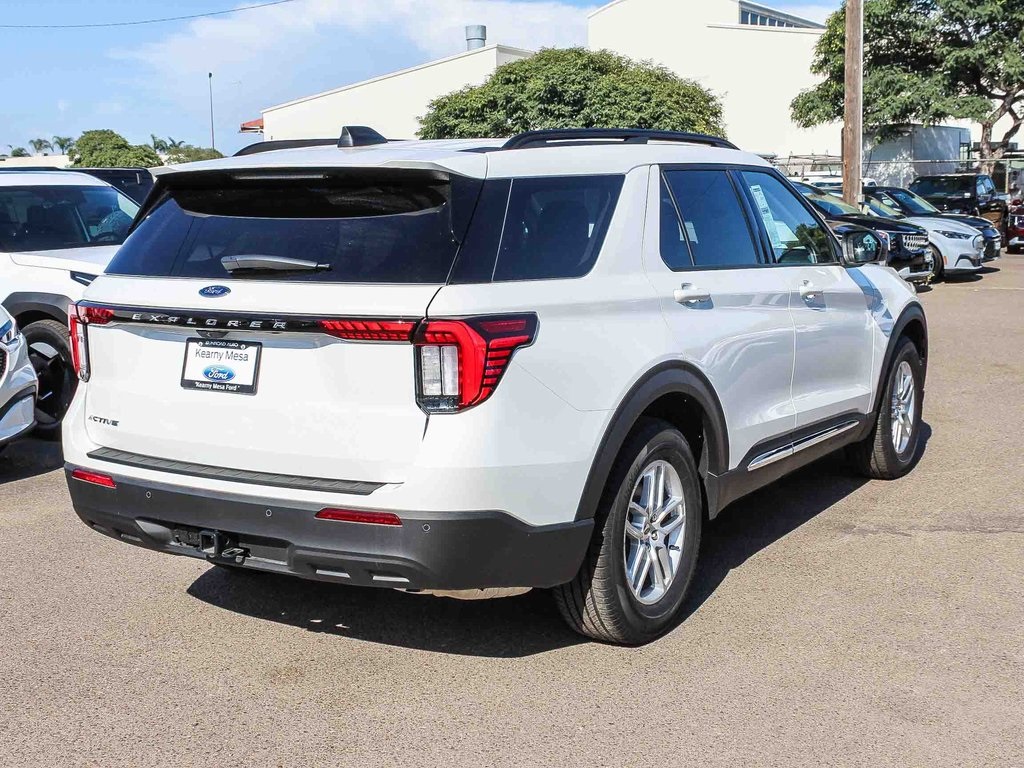 2025 Ford Explorer photo 5