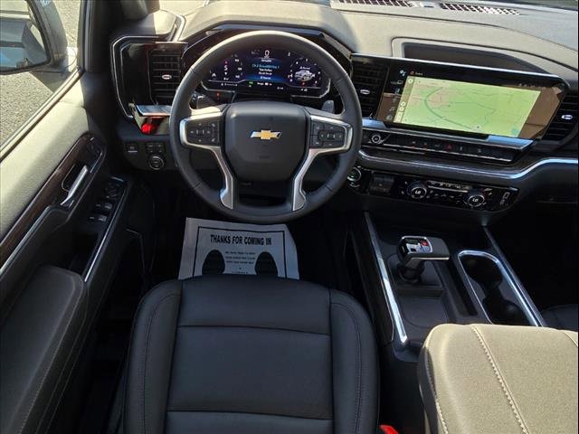 2025 Chevrolet Silverado 1500 LT photo 3