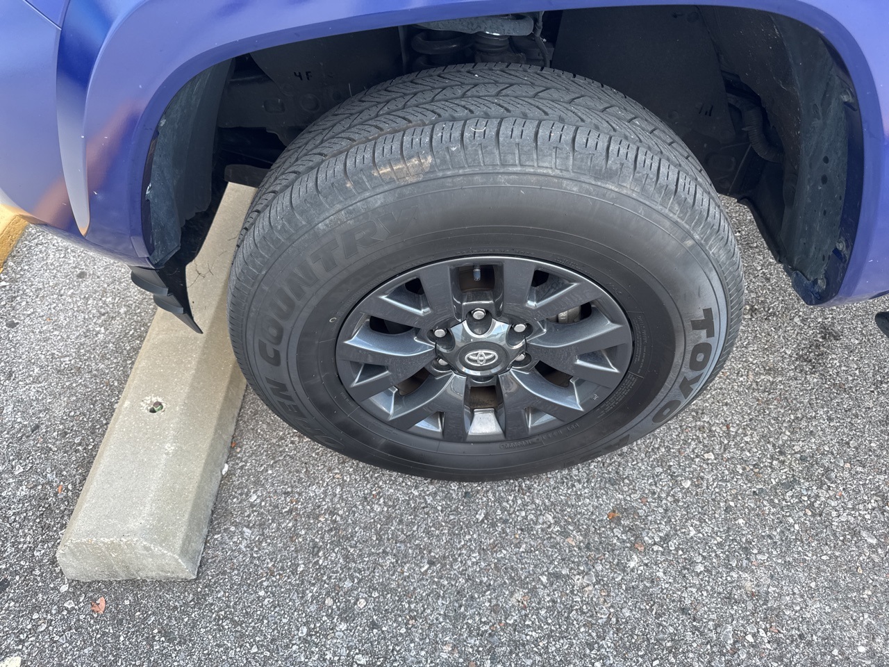 2023 Toyota Tacoma SR5 photo 2