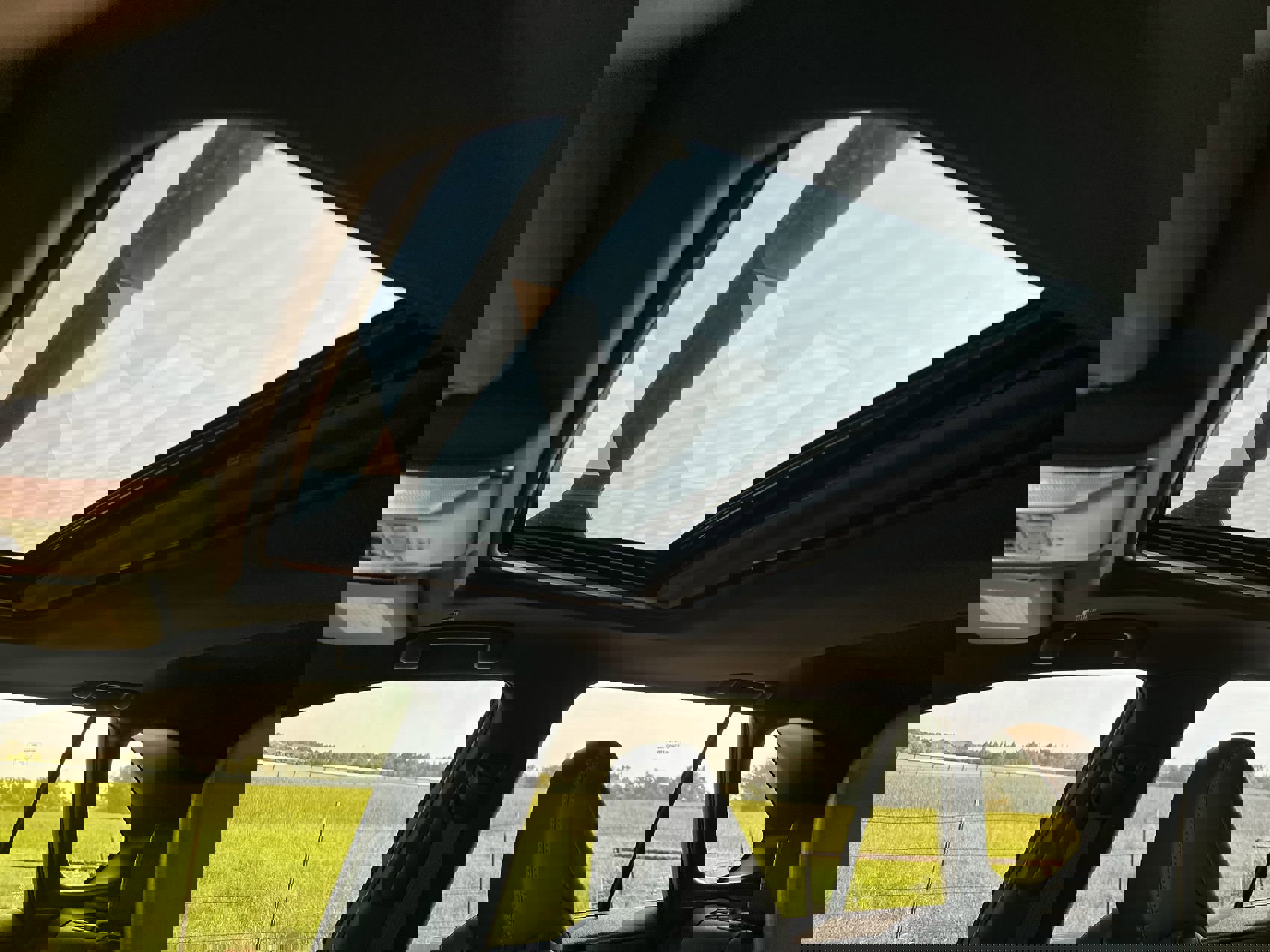 2023 Toyota RAV4 Hybrid XSE photo 21