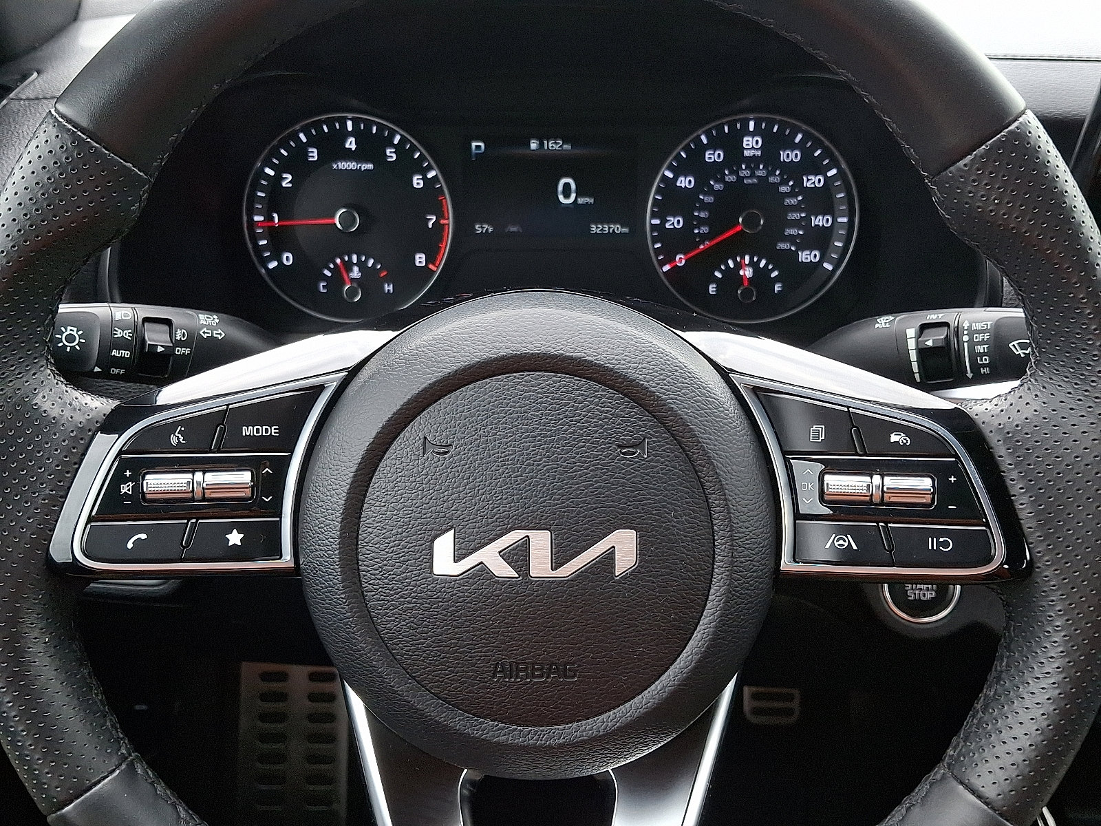 2023 Kia Forte GT-Line photo 17