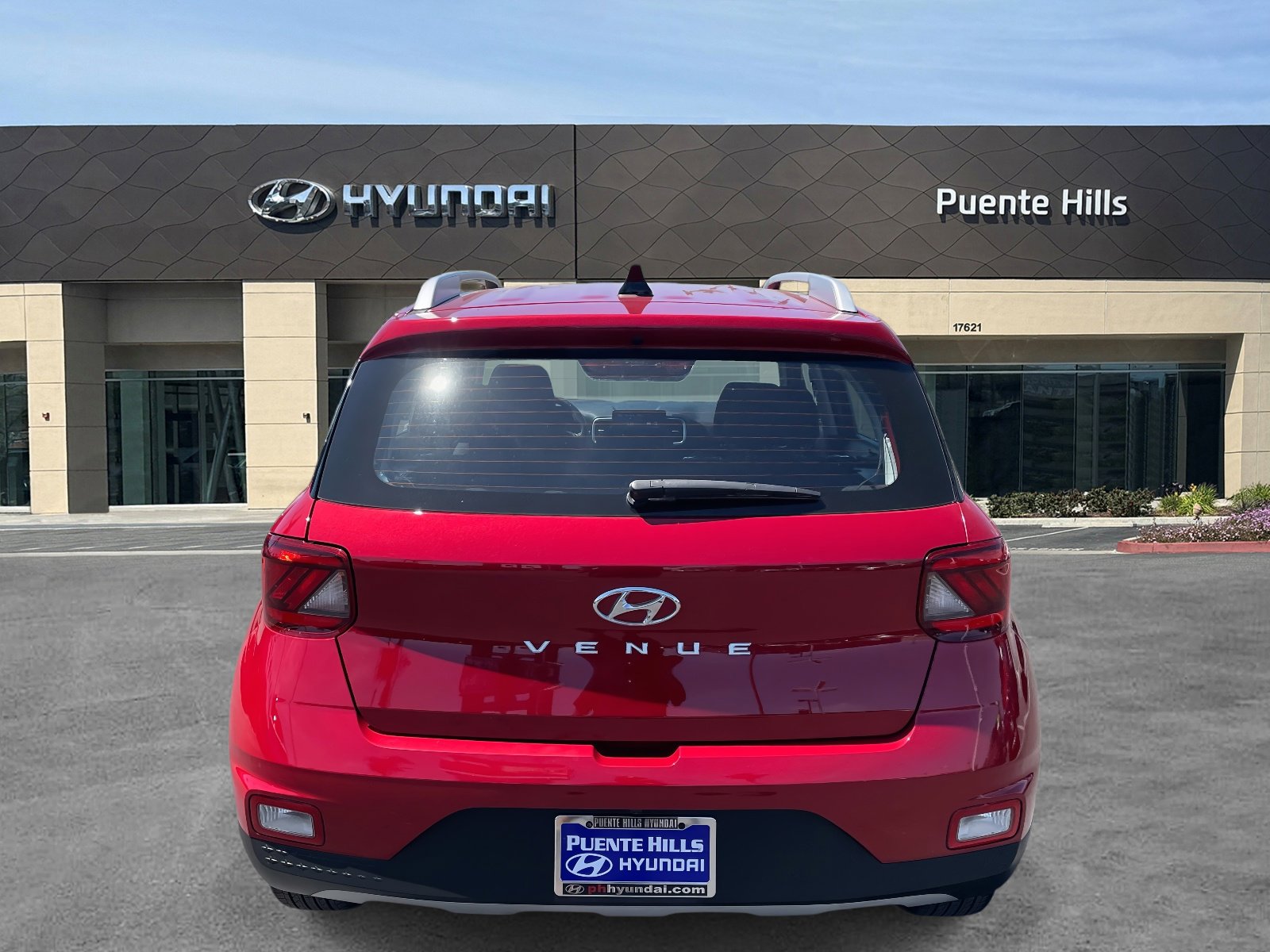 2022 Hyundai Venue SEL Limited photo 3