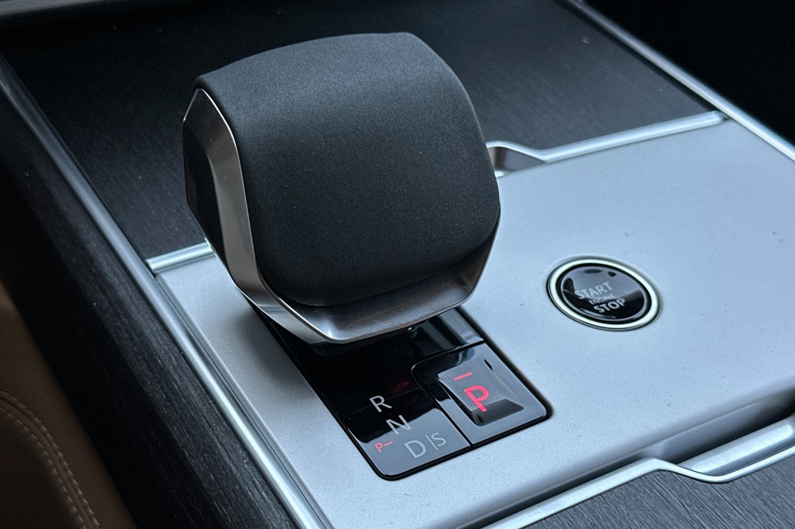 2025 Land Rover Range Rover SE photo 23