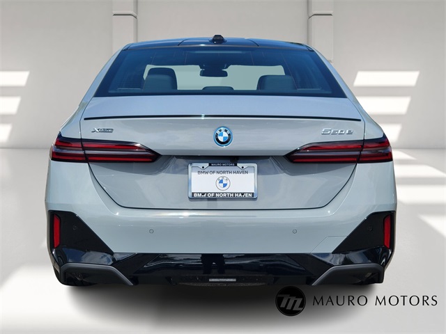 2026 Bmw 550e xDrive photo 4